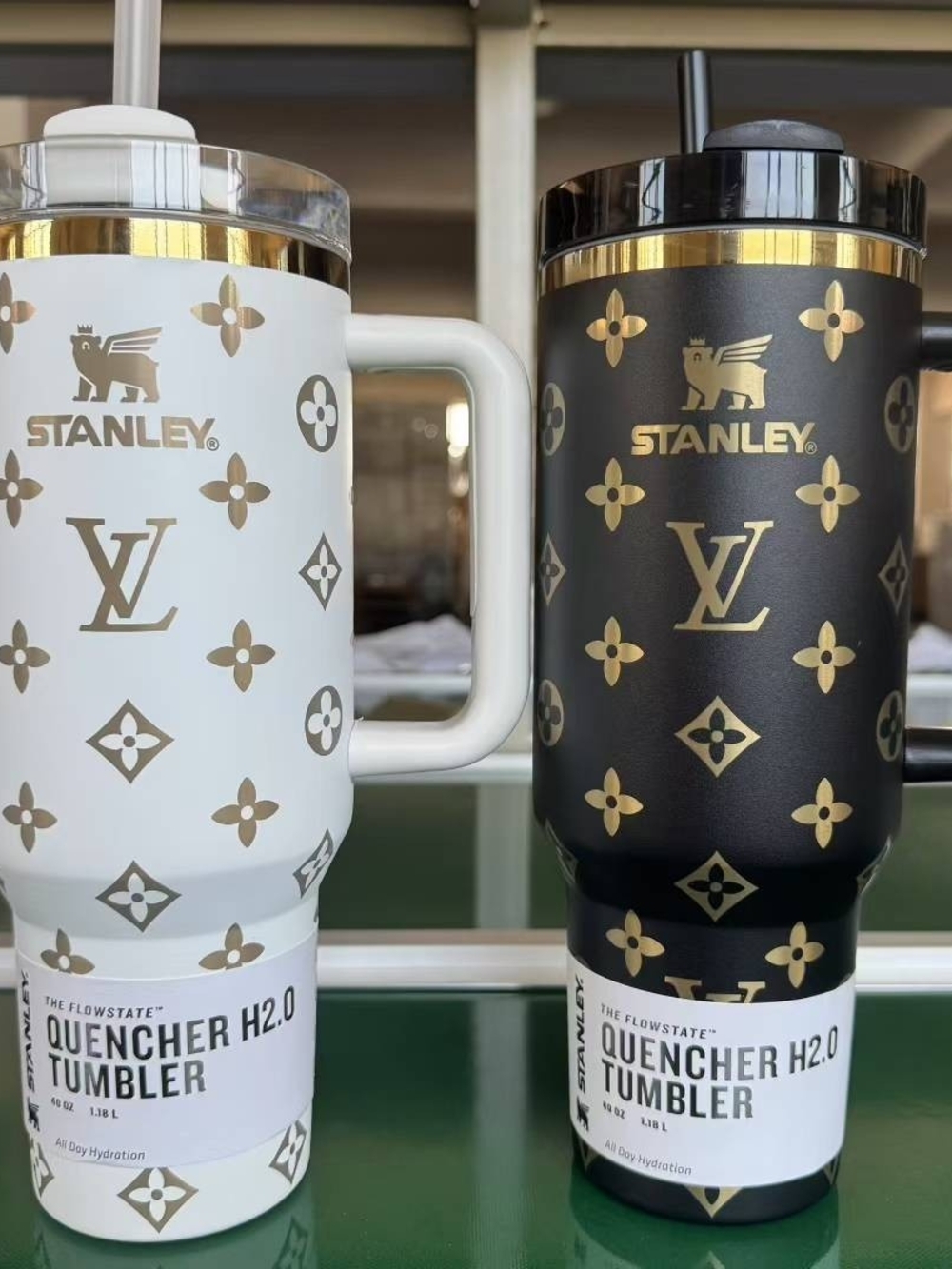 Stanley Quencher H2.0 Tumbler - White with Gold Accents